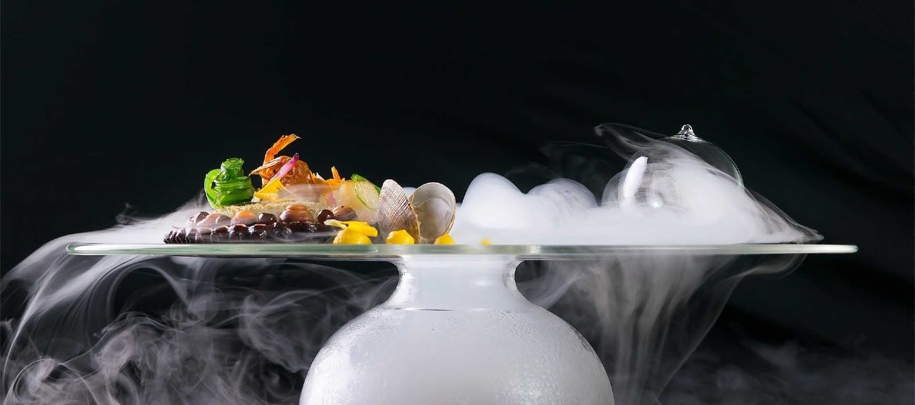use of dry ice: Enhance your food/drink presentation